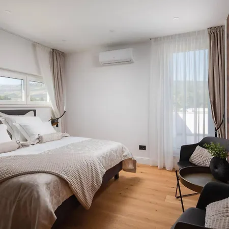 Stunning In With Sauna Casa de Férias Dubrava (Sibenik-Knin)